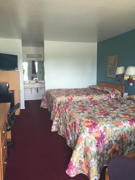 American Inn Colby Room photo